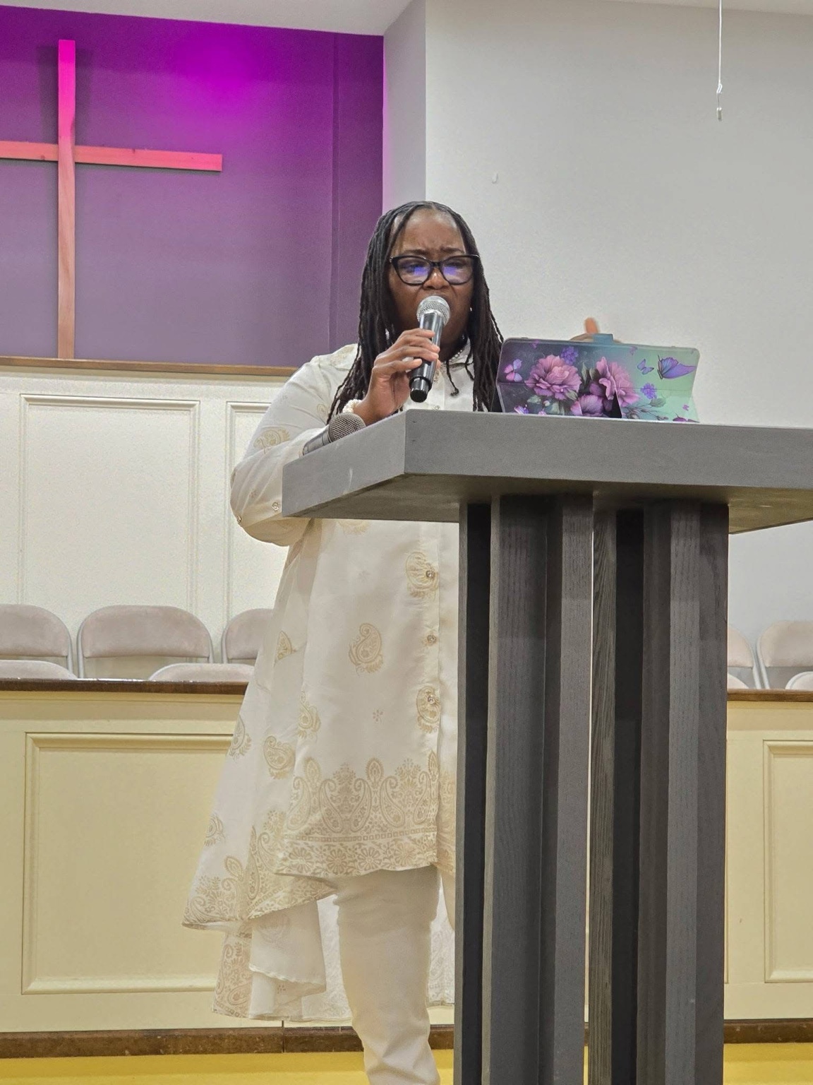 Minister Kichia Chatman ministering at Greater Fellowship
